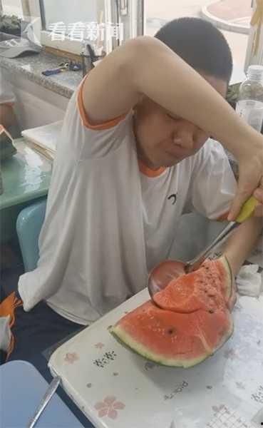 福建老师吃瓜,一场校园风波的启示