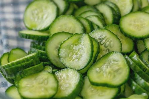 简单的吃瓜方法,解锁夏日消暑新姿势