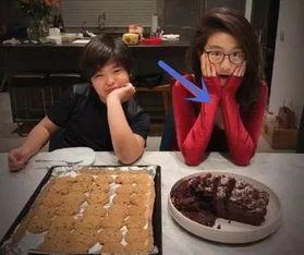 多多黄磊女儿吃瓜,揭秘明星家庭幕后趣事