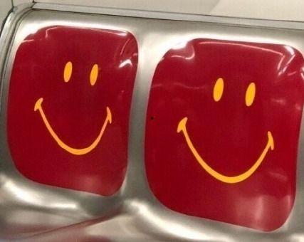 幽默吃瓜少女文案,瓜田里的欢乐少女