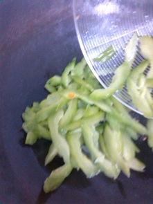 沙土凉瓜的吃,夏日消暑佳品，清热解毒的天然良药