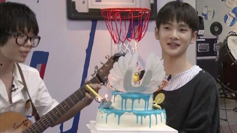 南南吃瓜记,揭秘娱乐圈的甜蜜与苦涩