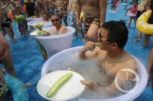 吃瓜戏水,吃瓜戏水，畅享清凉时光