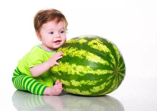 西瓜男孩怎么吃瓜,轻松解锁美味新境界