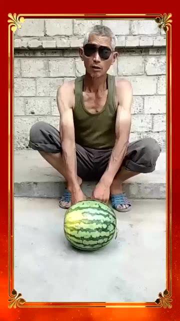 高速吃瓜大爷,见证时代变迁的“路途奇观”