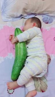 宝贝吃瓜妈妈吃瓜